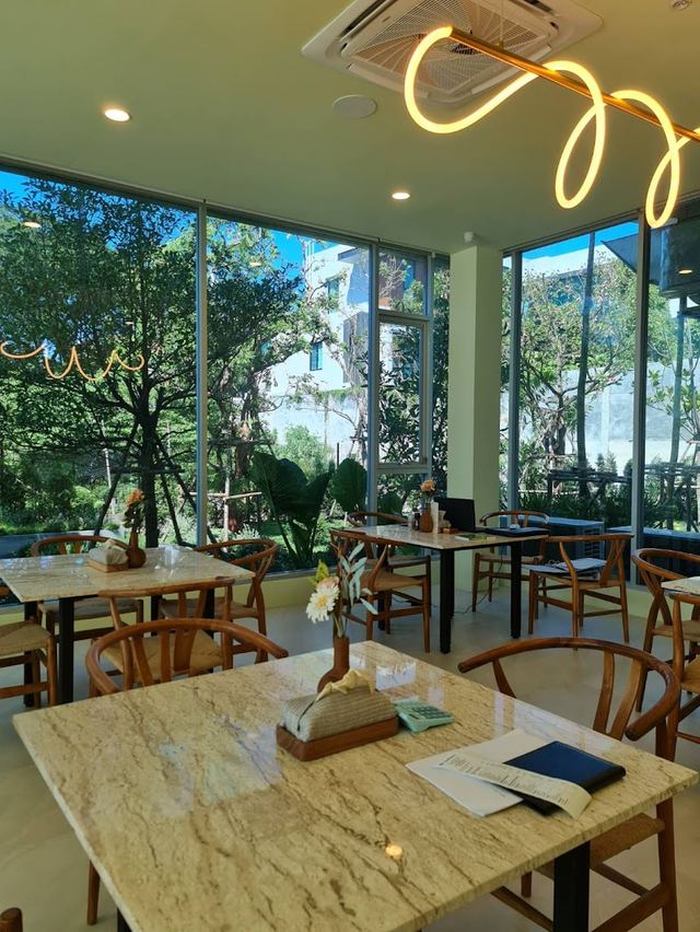 Living Table Bangkok