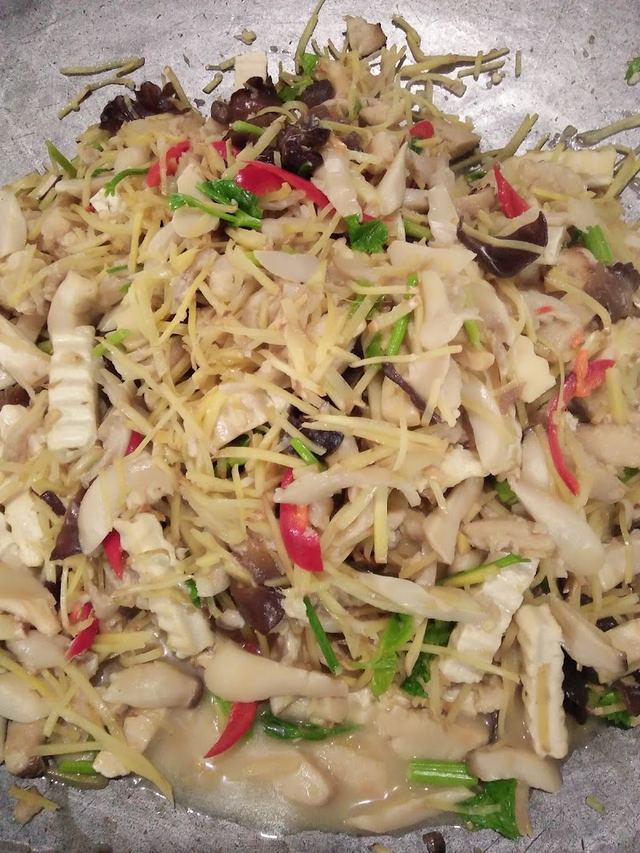 อาหารเจ ประตูน้ำพระอินทร์ (Jay Food, Pratu Nam Phra In)