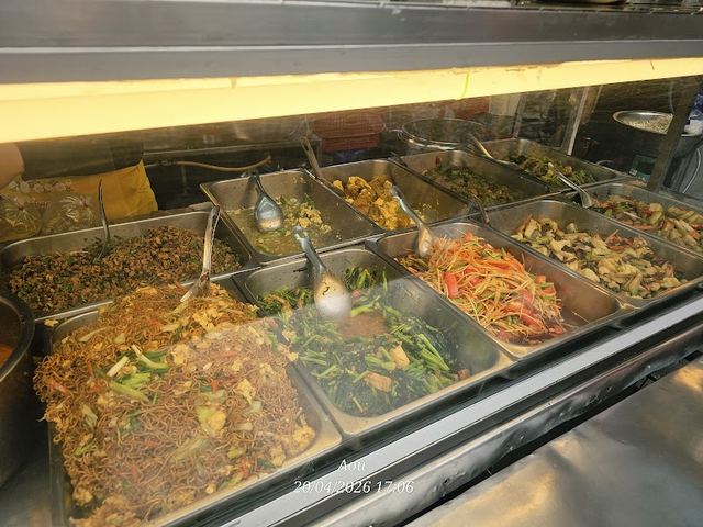 ร้านอาหารมังสวิรัติแม่มาลี (Mae Mali Vegetarian)