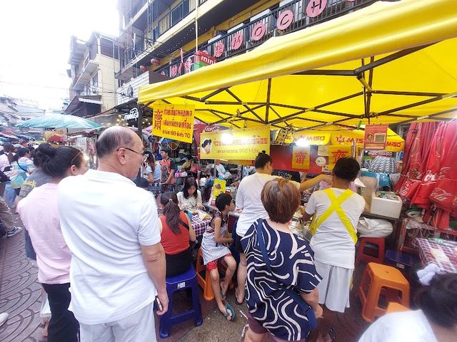 ก๋วยเตี๋ยวหลอดเจเจ๊น้อย ตลาดเก่าเยาวราช ซ.11 (Jay Rice-Noodle Rolls (Je Noi), Old Yaowarat)